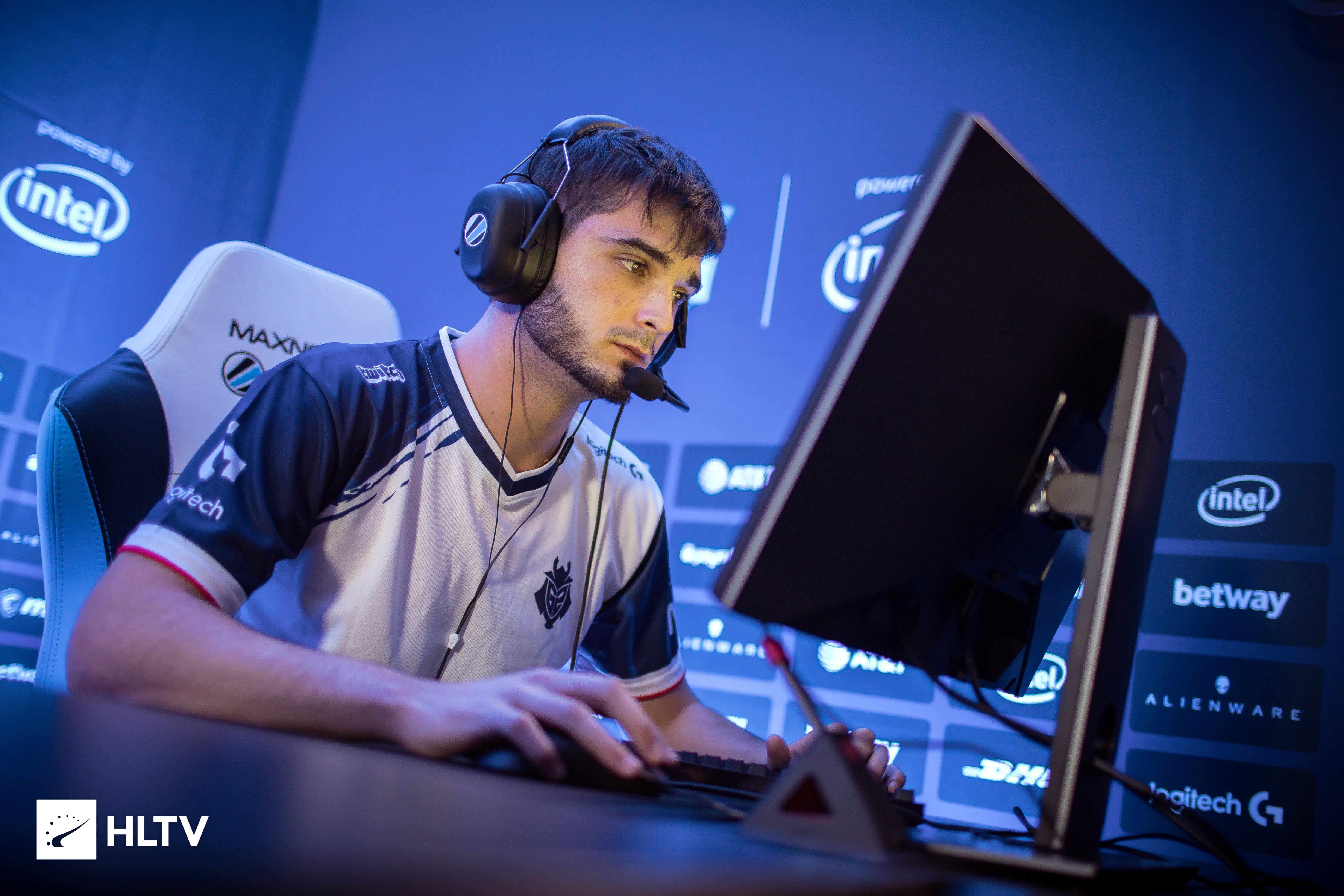 程里让每个 程里让每个